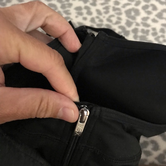 NWT Victoria’s Secret sports bra size 32DD - Picture 5 of 5